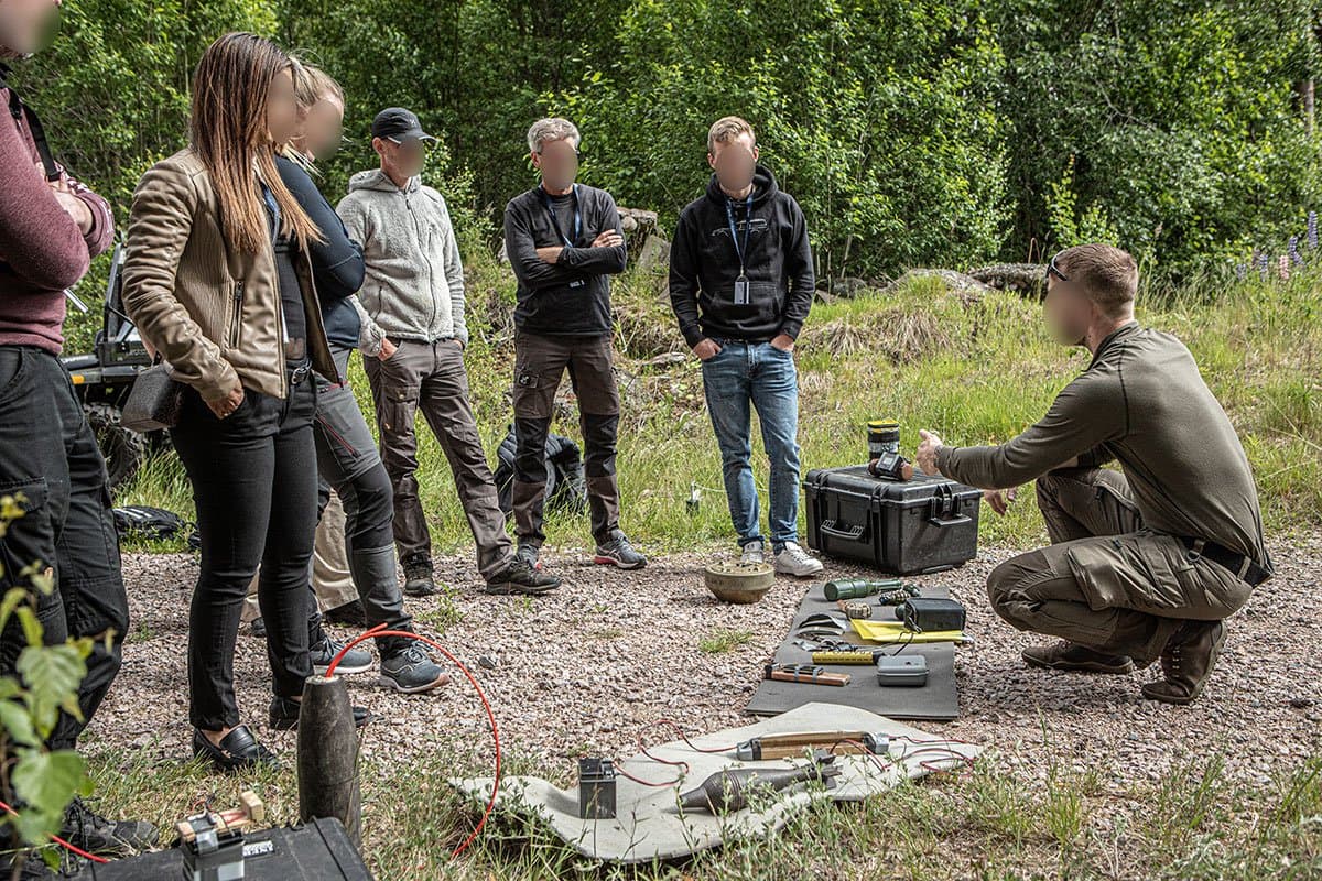 Equipment briefing in the field